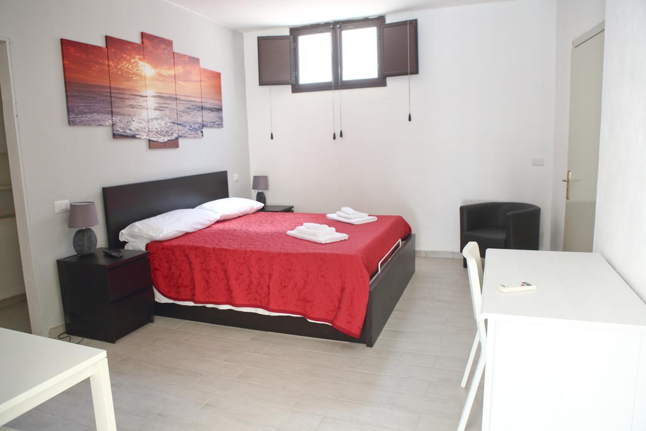 Palazzo Melnis Bed & Breakfast เชฟาลู ภายนอก รูปภาพ